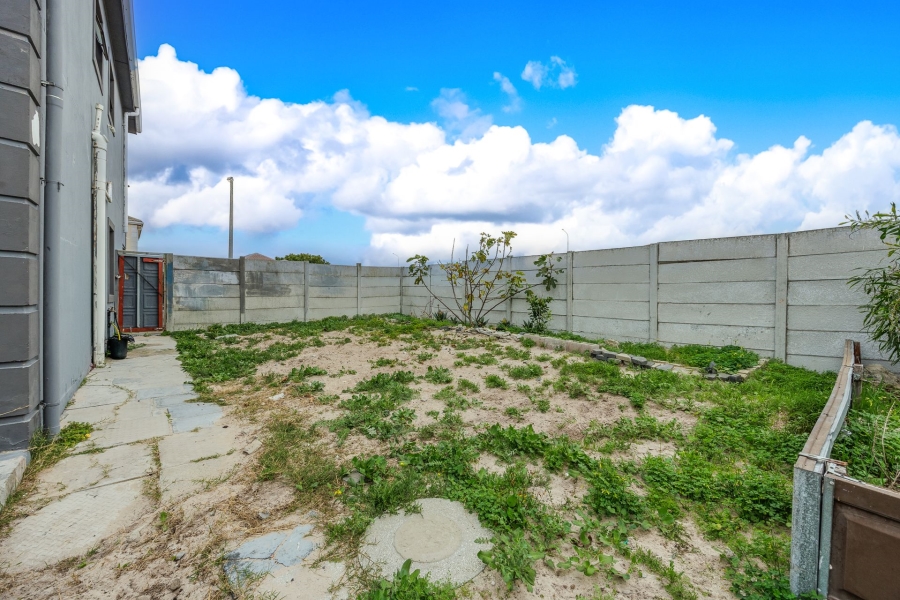 5 Bedroom Property for Sale in Hagley Western Cape